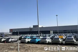 实探小米汽车工厂：上千台新车已备好，有车间通宵赶工图片