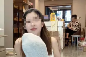 “LV女销售疑似勾引男客户”事件柜姐、原配妻子都在直播带货？网友：三观碎一地图片