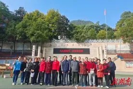 洪江区职（二）中：九九重阳节，浓浓敬老情图片