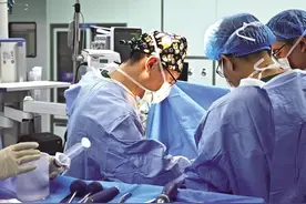 13岁少女脊柱侧弯成“S”形 在烟台山医院成功手术，术后“长”了6厘米图片