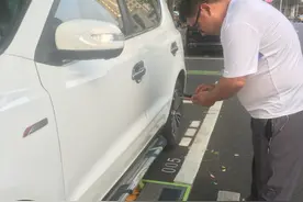 福州63个道路泊位机器人启用图片