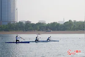 皮划艇夏训 全力备战2025年粤港澳全运会图片