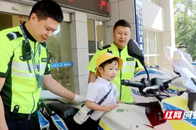 常德交警直属一大队：萌娃进警营 快乐学交规图片