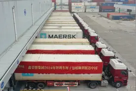 抢“鲜”春节档！智利车厘子新年首艘包船抵沪图片
