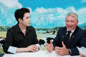 主播李佳琦，有新身份图片