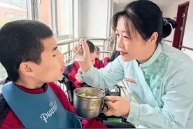 周娜娜：爱，让岁月静好图片