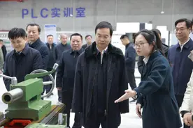 高建军到开封市产城融合示范区现场办公图片