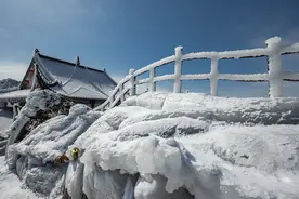 受雨雪冰冻天气影响，安徽九华山、天柱山等多个景区暂停开放图片