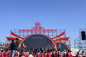 蓝天白云彩鸢飞——第20届世界风筝锦标赛暨万人风筝放飞活动举行图片