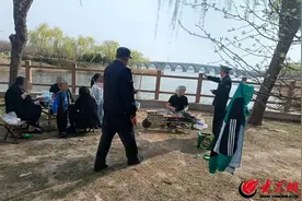 金乡县综合行政执法局开展露天烧烤行为集中治理行动图片