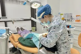 小朋友害怕看牙，家长在陪同就诊前能做些什么？丨贤医健康说图片