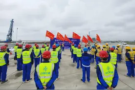 提升“大进大出”集疏运能力！中交一航局二公司南通金牛码头区W1泊位桩基工程结束图片