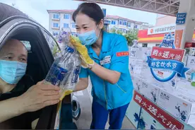 看他们的自有品牌，造福又造富图片
