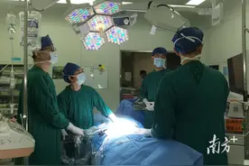 96岁婆婆肚子鼓出皮球状大包，竟是得了这种病图片