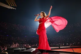 门票到手更便宜，搭上机票也划算！“霉霉”法国演唱会吸引美国粉丝图片