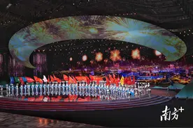 高清大图｜燃情绽放雪场！第十四届全国冬运会在内蒙古呼伦贝尔开幕图片