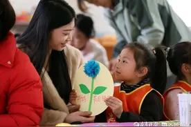 “三八”节来临，孩子们献给妈妈的爱图片
