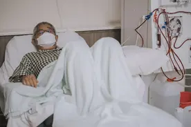 全身瘙痒睡不着！找到慢性肾脏病的“解痒之方”图片