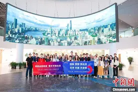 美国姑娘成中国“网红”：想成为美中交流“民间使者”图片