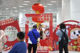 车站、列车新春“换新装”，这个春节深圳地铁年味满满图片