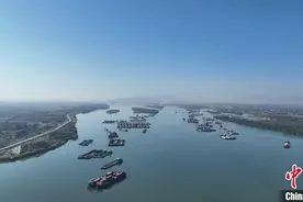 北江航道清远枢纽二线船闸恢复通航图片