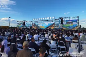 花期120多天 新疆塔城裕民山花节开幕了图片