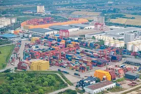 前三季度我国货物贸易进出口同比增长5.3%，历史同期首破32万亿图片