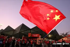 深圳燃爆！多图直击四万多球迷现场助威国足迎战韩国队图片