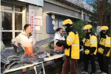 关注新市民，致敬严寒下的“外卖骑士”——阳光人寿山东分公司开展“送温暖”公益活动图片