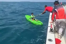 10岁小孩从陵水漂流近17小时到三亚 海钓船队紧急救援图片