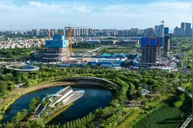 瞰海南 | 中国海油深海能源开发总指挥部基地项目03地块主体工程封顶图片
