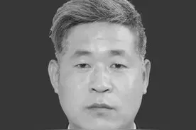 山西运城两名民警在办案途中遭遇车祸因公牺牲图片