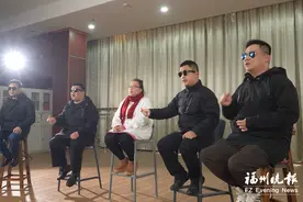 福州：盲人乐队“看到” 在黑暗中追光图片