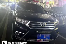 泉州一车辆私自安装警灯，警方已介入图片