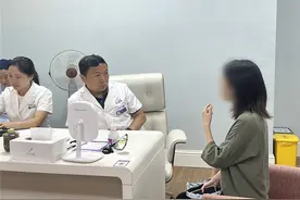 脸上长红疹、红斑 要分情况来解决图片
