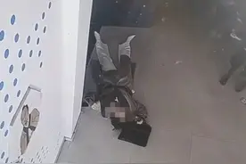 河南一大学老师心脏骤停晕倒，女学生按压施救：我也很害怕，看到老师好转激动手抖图片