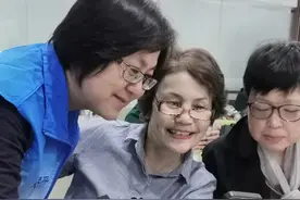 全国优秀！一部智能手机，唤回了“爷爷奶奶的摩登时代”图片
