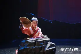儿童歌舞长剧《花木兰》精彩亮相 清水塘江湾小学的萌娃们不简单图片