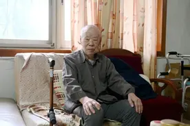 一身白袍，一生风骨！王仁林：润物无声是师者图片