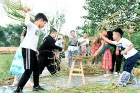 大厂高管35岁辞职 带娃返乡创业只为给孩子快乐童年 | 我们村的年轻人图片