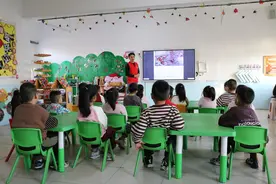垦利区胜坨镇中心幼儿园开展家长进课堂活动图片