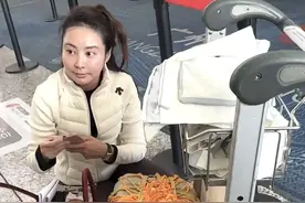 各大航空公司增运力保障春运，乘客：“带上爱宠一起回家过年，开心！”图片