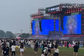 这一次，来里蹦岛“听”日落！5万乐迷奔赴烟台养马岛音乐节图片