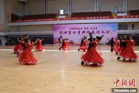 京津冀逾300名舞者同台竞技 共展体育舞蹈之美图片