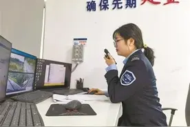 监控员的12次巡查 ——“致敬劳动者”系列报道之三图片