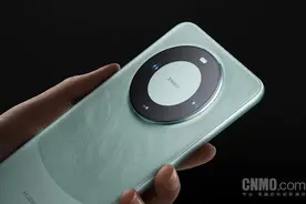 华为Mate60火爆 外媒感叹：都一个月了 还是一机难求图片
