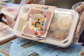 “舌尖上的高铁”！高铁餐车推出儿童营养套餐，还有奥尔良烤鸡翅图片