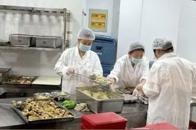 新学期，静安中小学全面推行AB制学生餐图片