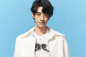 郑云龙有了新身份：名字出现在北京人艺官网图片