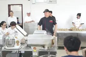 莆田：国家级技能大师走进高校  传承工匠精神图片